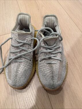 Yeezys Neutral Gray Knit Sneakers with Gum Sole